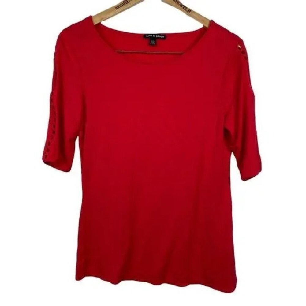 CABLE & GAUGE WOMEN'S RED 1/2 SLEEVE WITH CUTOUTS TOP MEDIUM-EUC